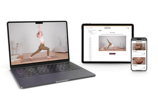 Schwangerschafts Yoga Online Kurs Flowing into Motherhood auf verschiedenen Geräten